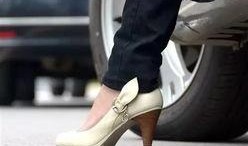 扔高跟鞋爆料视频大全,揭秘时尚界的另类潮流